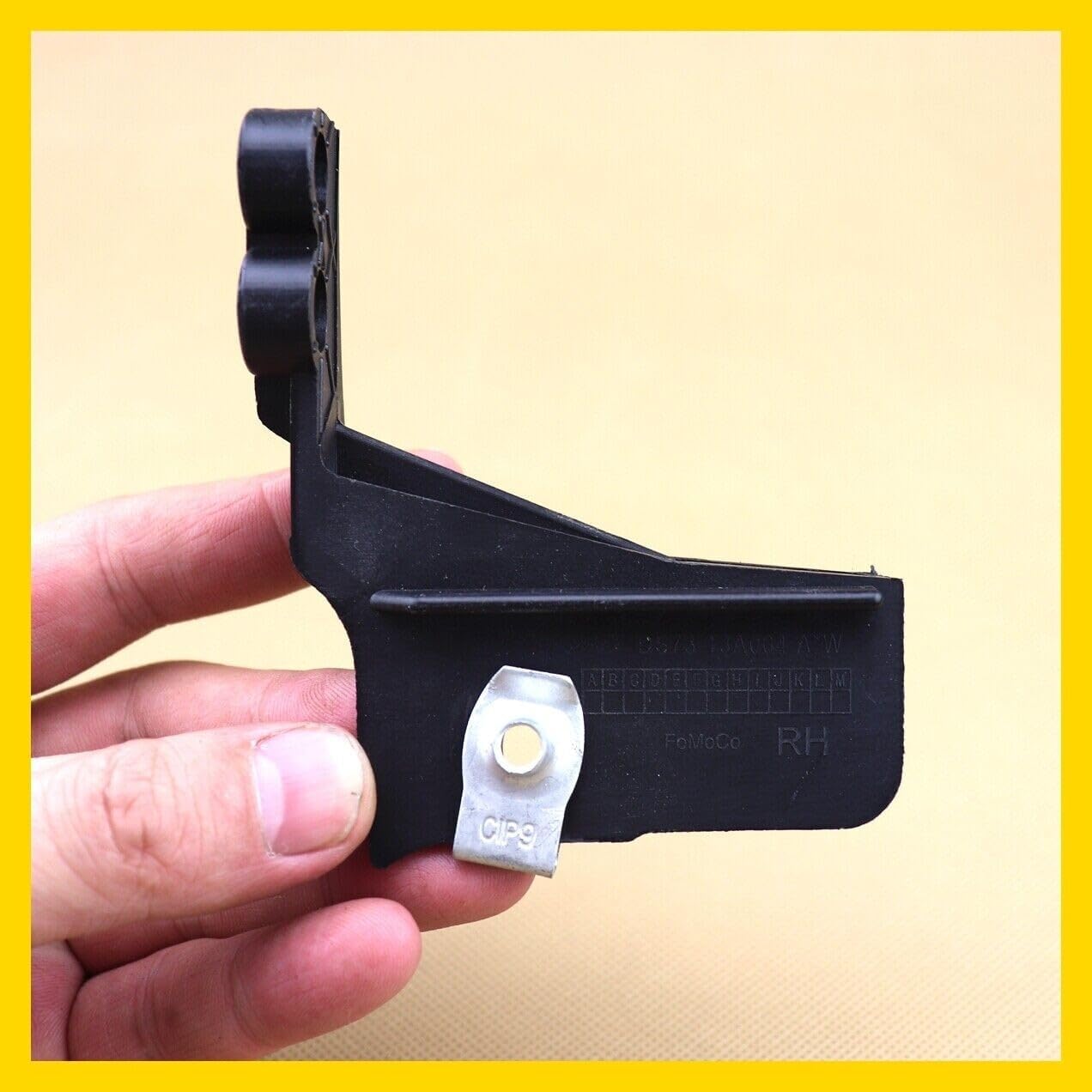 ya 4 8.24 baidi 1 Pack Right Light Lamp Holder Bracket for 2013 - 2020 for Ford Fusion for Lincoln MK