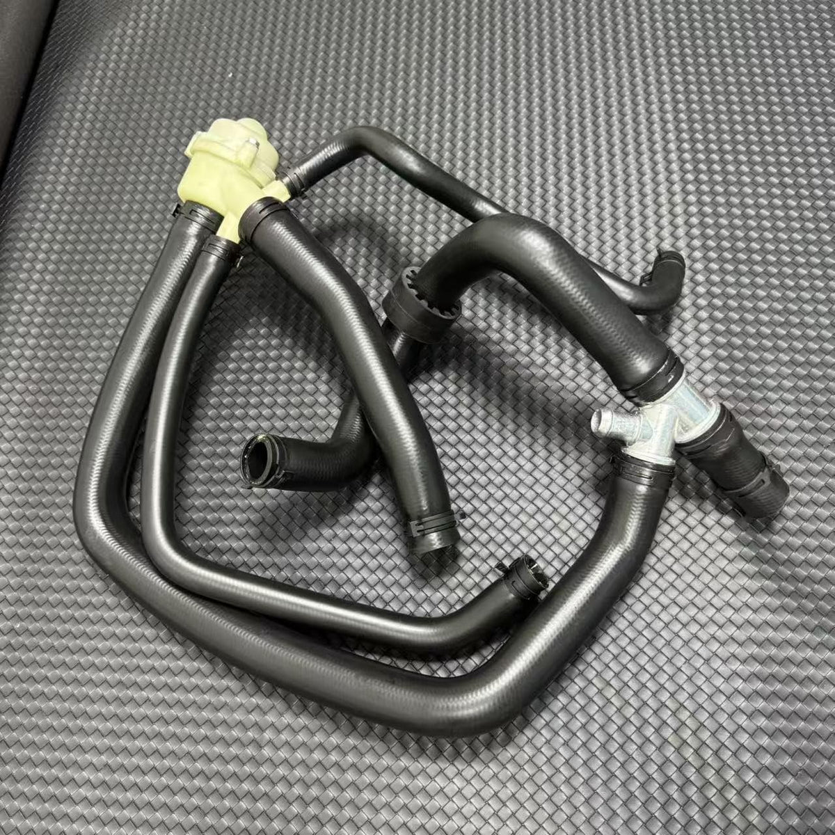 ya 11 9.14 baidiPEL500290 Thermostat Radiator Coolant Hose for Land Rover Discovery 04-09