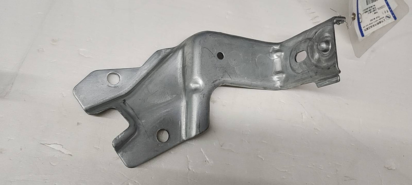 ya 5 8.7 Front Driver Side Base Fender Bracket 13224241