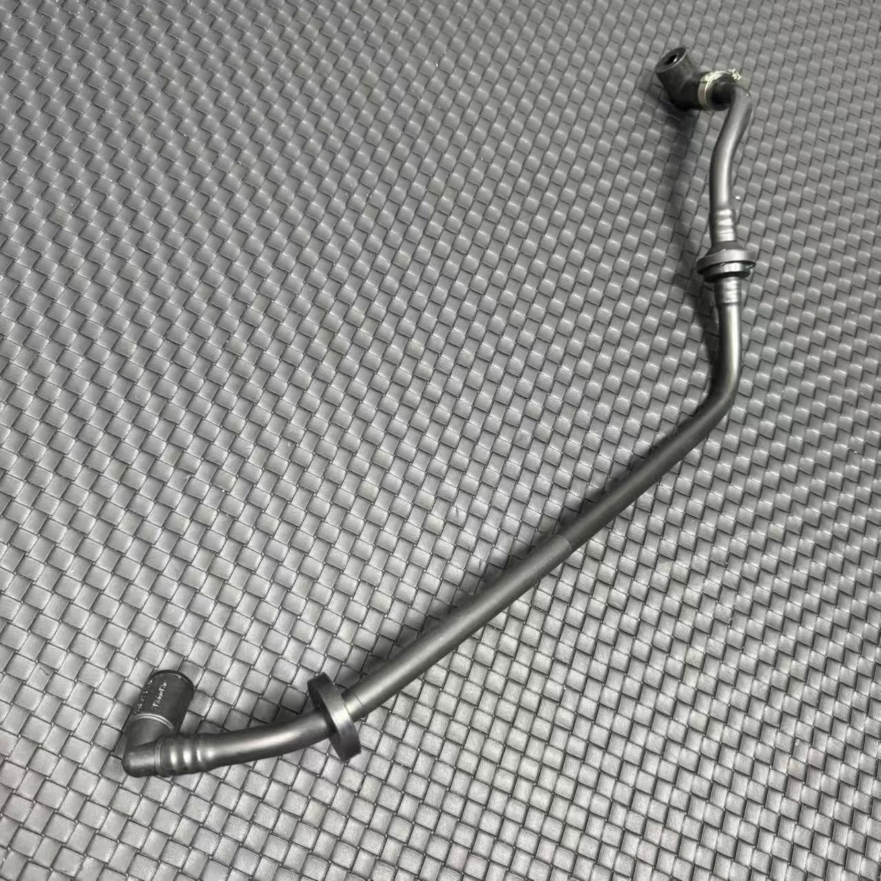 ya 10 5.28.3 7L6611917N VAICO Brake Vacuum Hose for VW Touareg 04-06