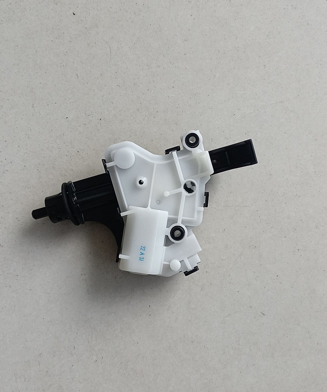 ya 1 6.30 for Toyota Fuel Filler Door Lock Actuator 77030-0E030 for 2014-2019 Highlander OE