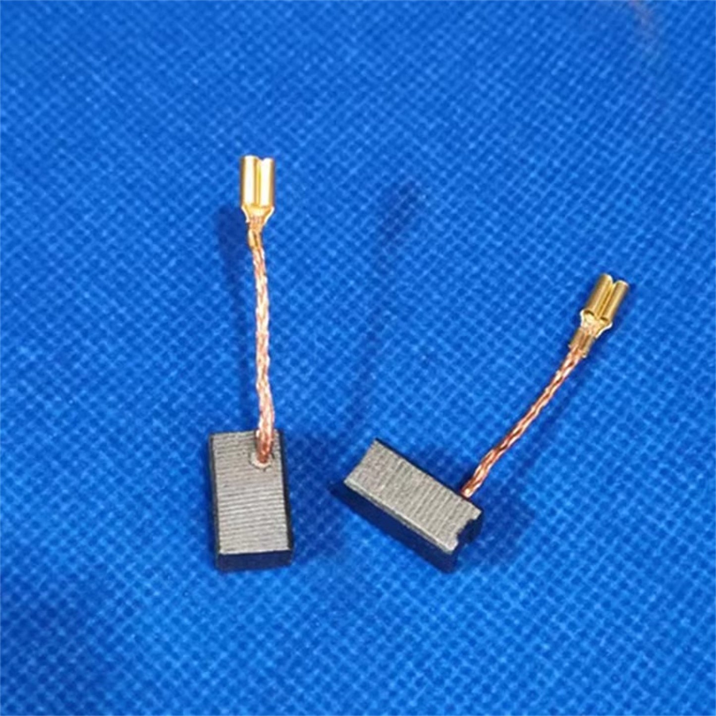 ya 17 Angle grinder E74 carbon brush GWS7 brush suitable for GWS7-100 7-125 720