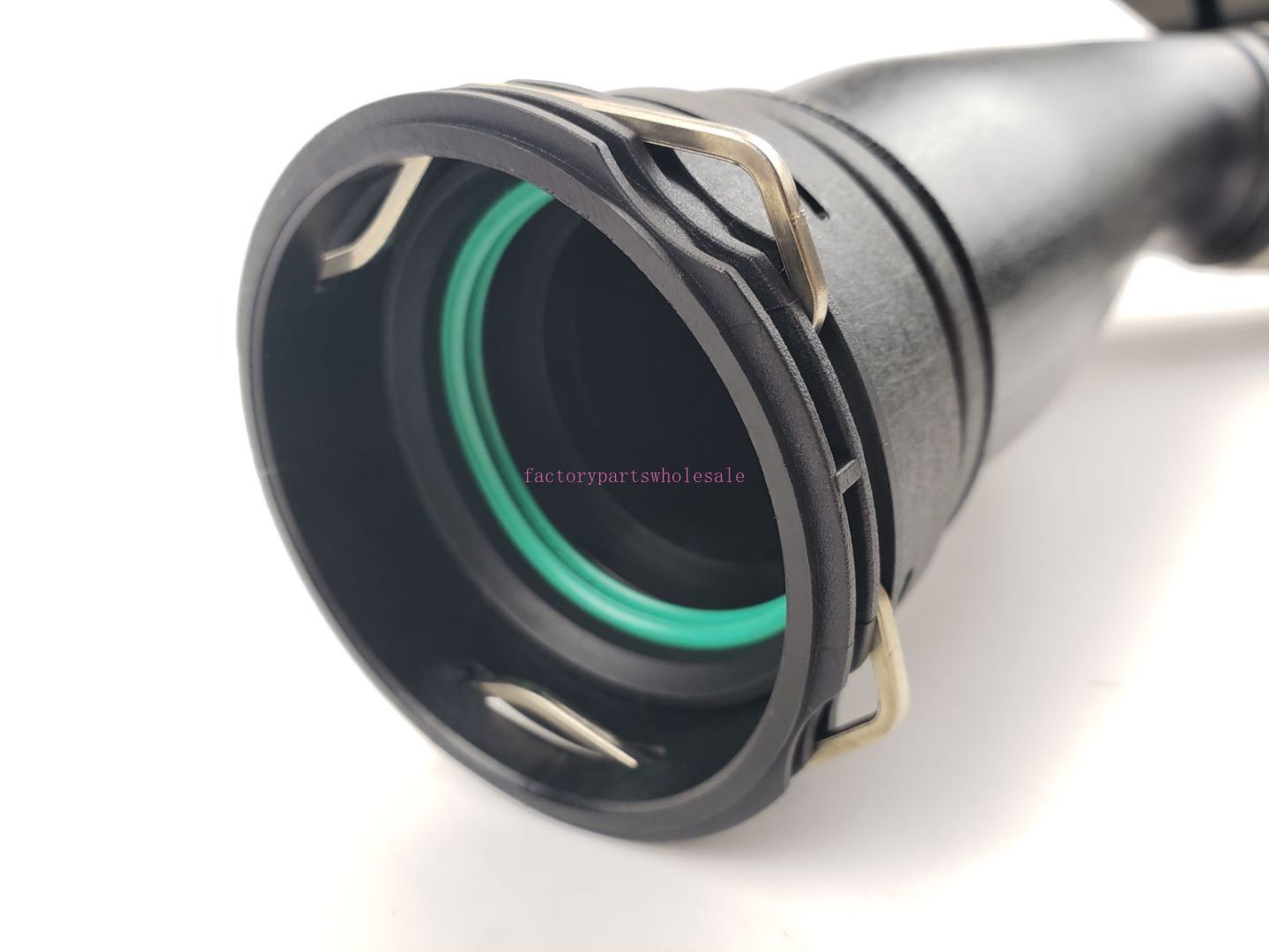 ya 1 7.1 1PC 13717588283 Engine Air Intake Coolant Pipe for BMW X1 E84 Z4 E89 16i 20i N20