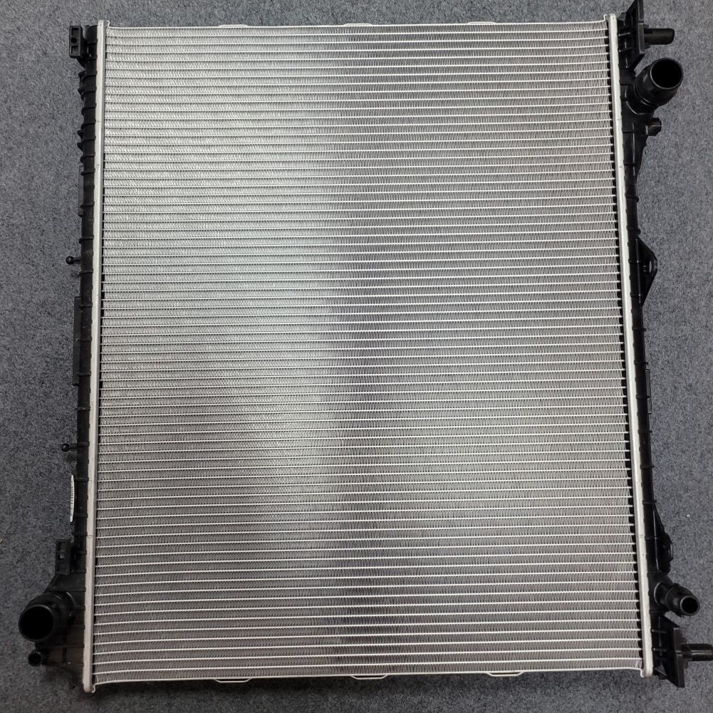ya 27 7.20 Radiator for Land Rover Discovery 2017-2020