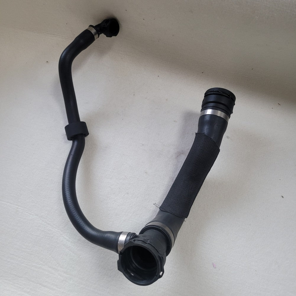 ya 27 7.20 Upper radiator coolant hose suitable for BMW F80 F80N F82 F83