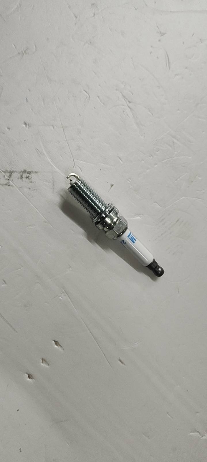 ya 5 8.7 Spark Plug 24101393