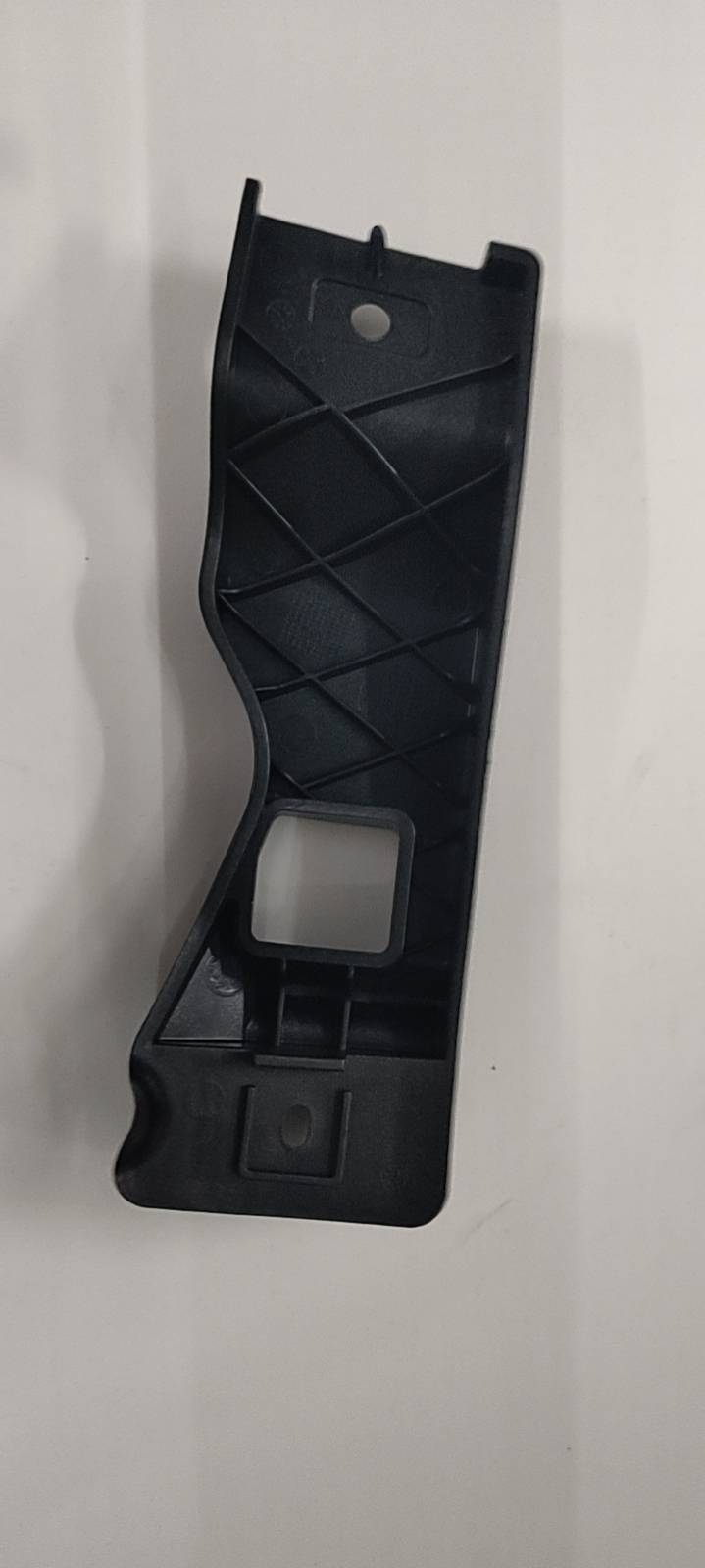ya 5 8.7 Front Bumper Bracket 26700931