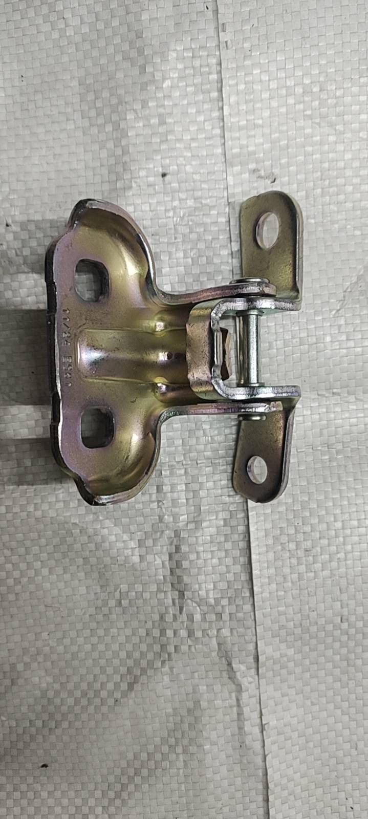 ya 5 8.7 Front Door Hinge For GM 90871423