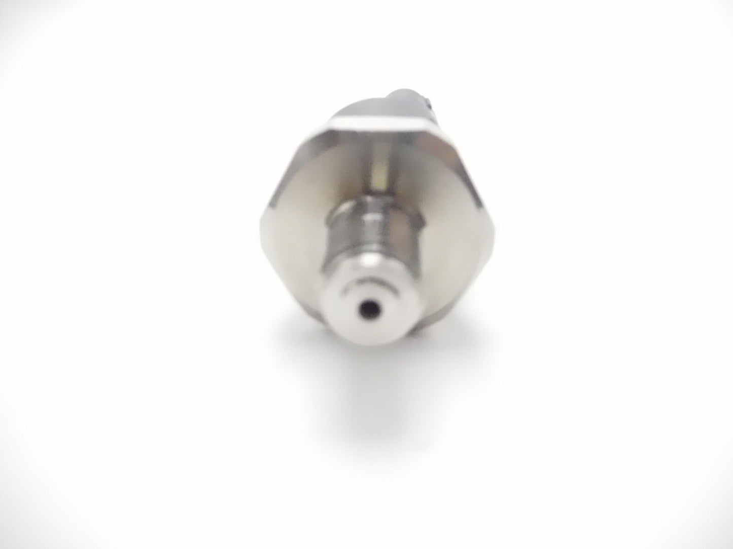 ya 1 8.5.4 Fuel rail pressure sensor 0281002405 is suitable for IVECO Daily MK3 for