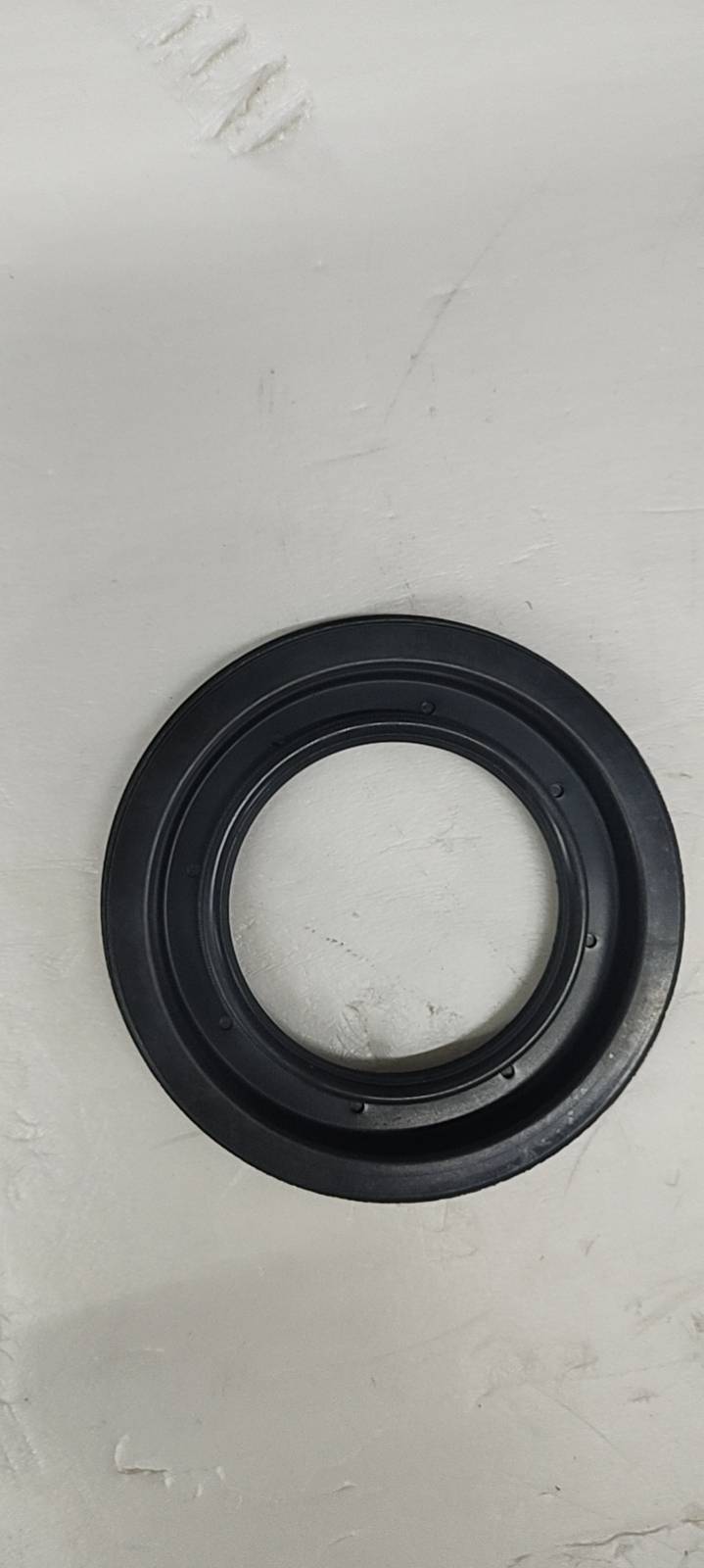 ya 9 6.5.2 Transmission Torque Converter Seal For GM 24266675