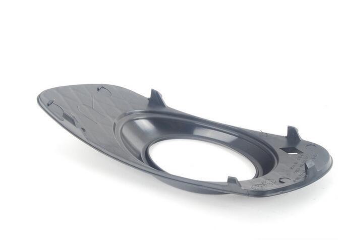 ya 1 8.5.4 1 pair of L+R front bumper fog light covers suitable for Mercedes ML63 AMG ML320 ML350