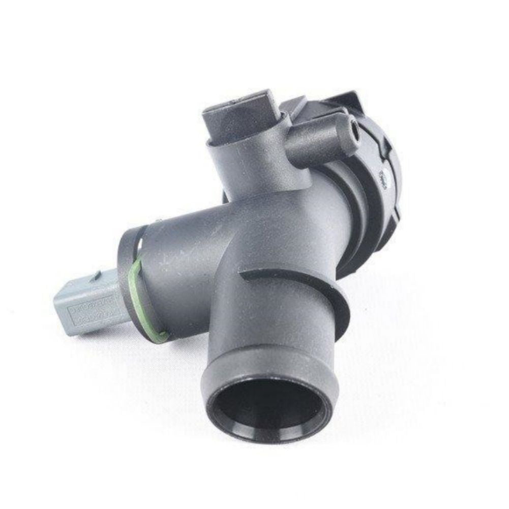 ya 11 6.8 8K0122293AE Coolant Flange for Porsche Macan 17