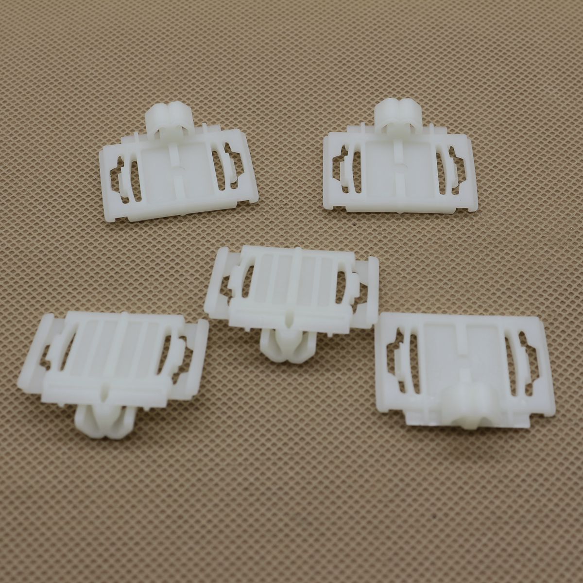 ya 1 8.5.1 20 pieces for Audi 100, A6, S4, S6 rear door molding clips 4A0-853-825-C