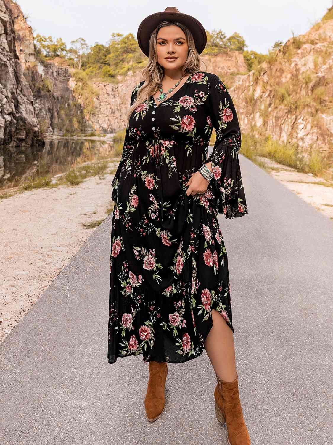 Plus Size Floral Flare Sleeve Dress - Create the impossible
