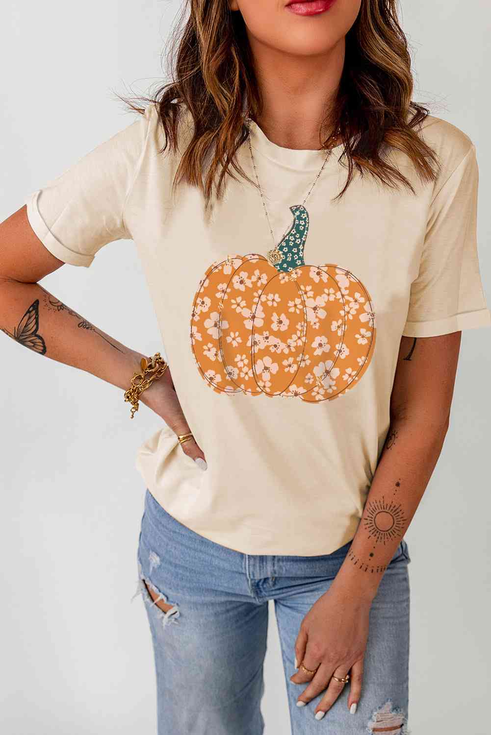 Pumpkin Graphic Round Neck Cuffed T-Shirt - Create the impossible