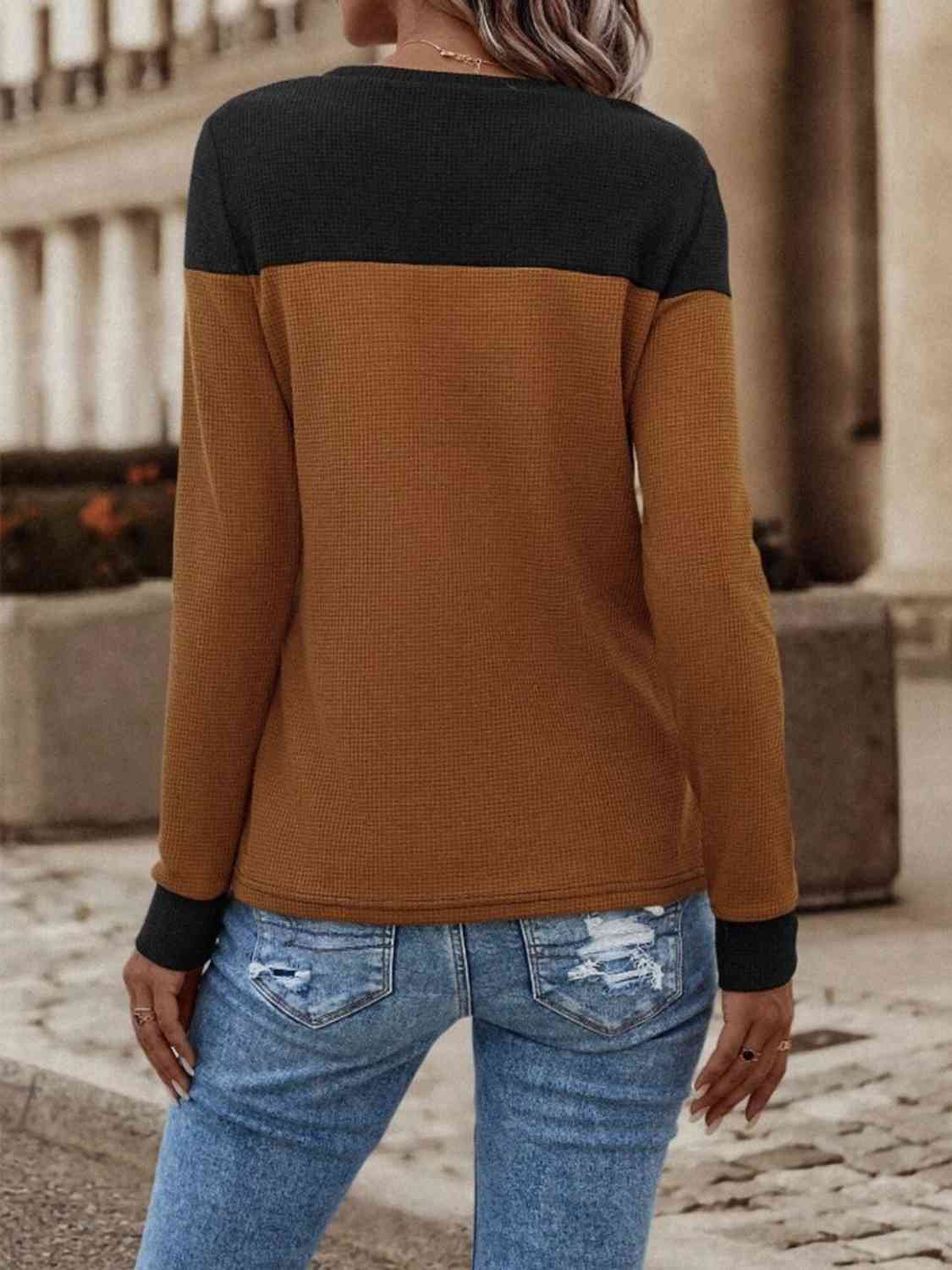 Contrast Buttoned Round Neck Long Sleeve T-Shirt - Create the impossible