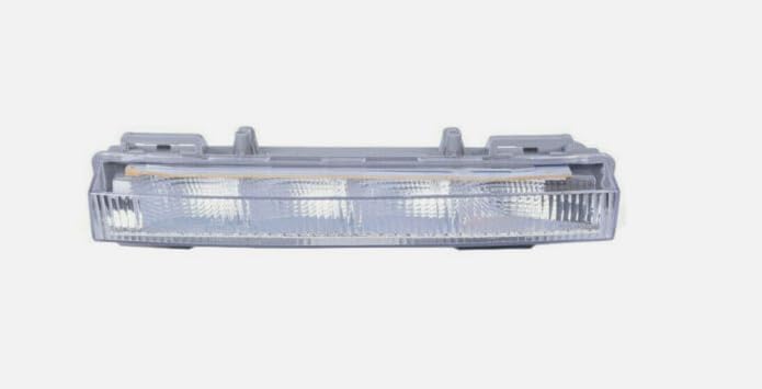 ya 4 8.10 3-piece set of right front grill daytime running light protective cover suitable for Mercedes-Benz X204 GLK350 13-15