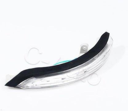 ya 2 8.15 A pair of rearview mirror side turn signal lights suitable for Nissan Teana 2008-2012