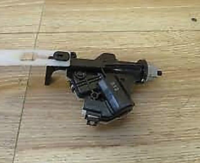 ya 4 8.24 baidi for Toyota OE Fuel Filler Door Lock Actuator 77030-08010 for 2021-2024 for SIENNA