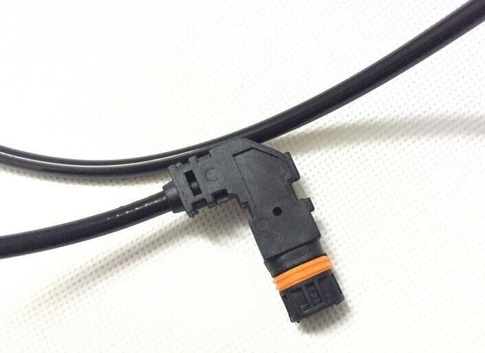 ya 2 8.15 Front Left or Right ABS Wheel Speed Sensor Suitable for Mercedes Benz W204 C250 C300 C350