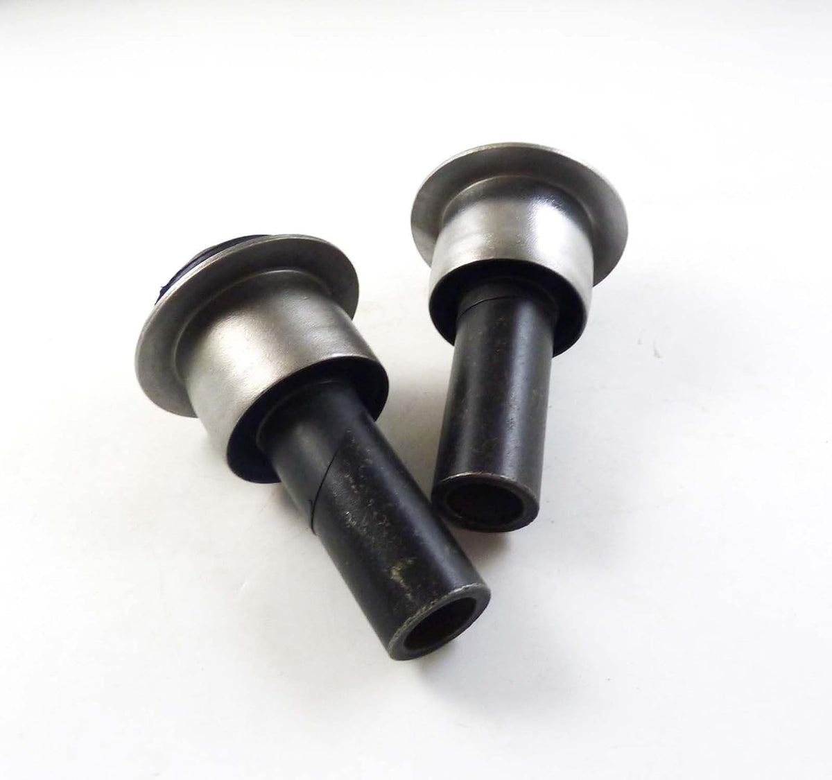 ya 4 8.14 54467-BR00A 2pcs Engine Cradle Subf for Ram e Crossmember Rearbody Bushing for Nissan
