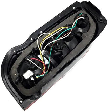 ya 2 8.15 Suitable for Toyota Hiace IV turn signal light right tail light assembly