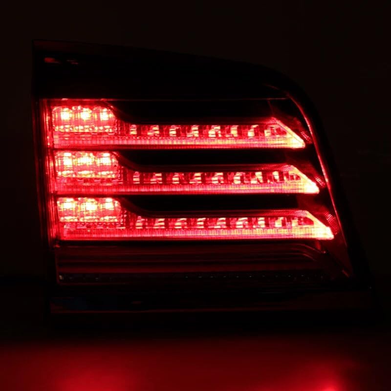 ya 10 9.16 zhengce A pair of taillight turn signal lights for Lexus LX570 2012 2013 2014 2015