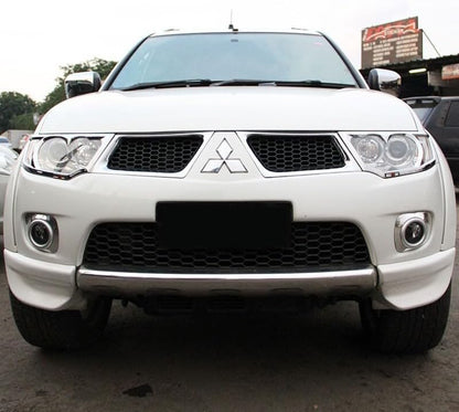 ya 2 8.15 Auto Parts Accessories Front Grill Grille Suitable for Mitsubish Montero for Pajero Sport 08-15