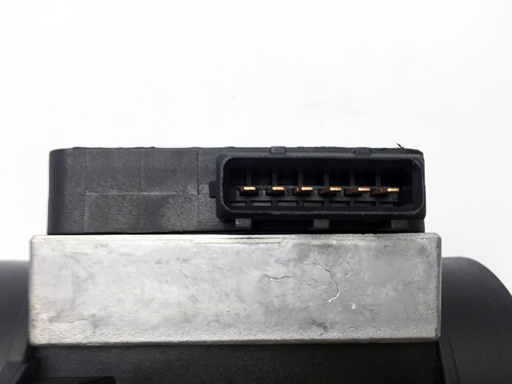 ya 2 8.15 Mass Airflow Sensor is Suitable for Volvo 240 740 760 780 940 0280212016 0986280101 8602792