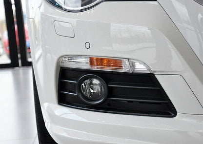 ya 2 8.15 A pair of front bumper daytime running lights and turn signal lights suitable for the for VW Passat CC in December 2009