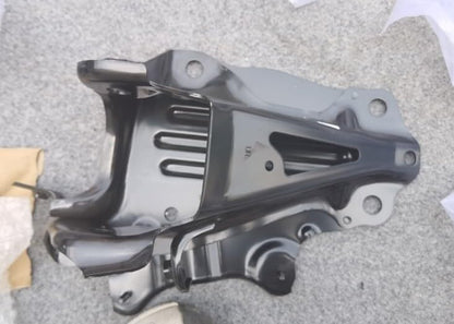 ya 5 8.10 022-2024 for Toyota for Corolla Cross Rear Right Suspension Bracket OE 48717-0A040