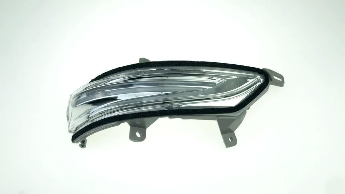ya 4 8.10 Front left mirror side rotating signal light suitable for Lexus GX460 LX570 81740-60100