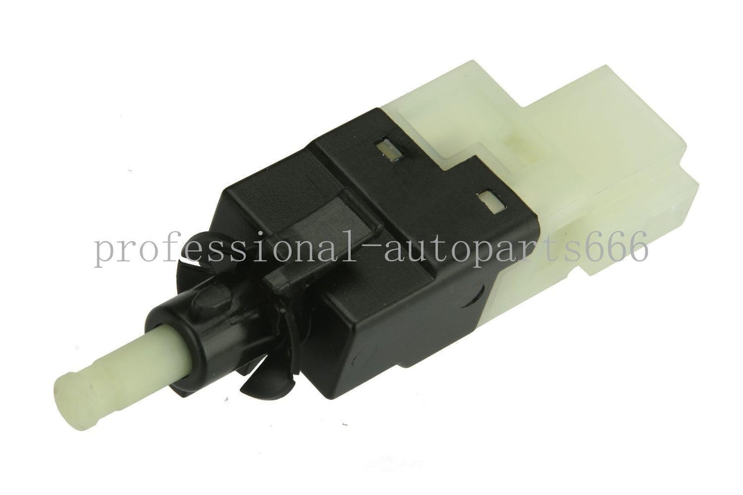 ya 4 8.8 0015456709 Brake Pedal Light Switch for Mercedes-Benz E320 E350 E550 CLS550