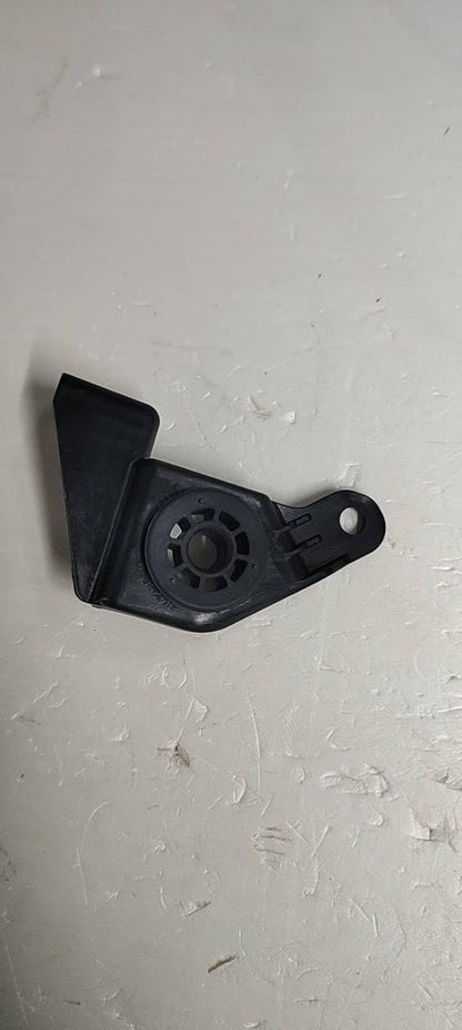 ya 12 10.8 baidi Cooling Radiator Mount Bracket for GM 84258382