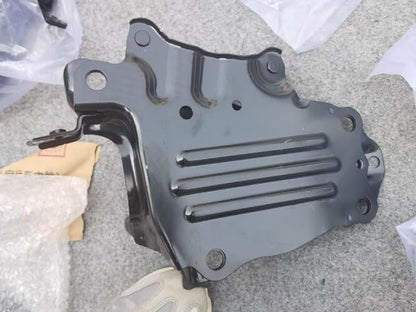 ya 5 8.10 022-2024 for Toyota for Corolla Cross Rear Right Suspension Bracket OE 48717-0A040