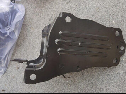 ya 5 8.10 022-2024 for Toyota for Corolla Cross Rear Right Suspension Bracket OE 48717-0A040