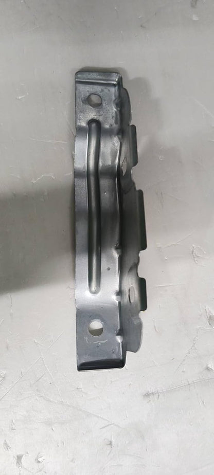 ya 7 8.24 baidi Right Fender Mount Bracket 26670829