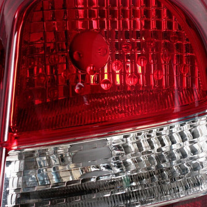 ya 2 8.15 Suitable for Nissan 's tail light and brake light housing from 2010 to March 2017, without bulb on the right side
