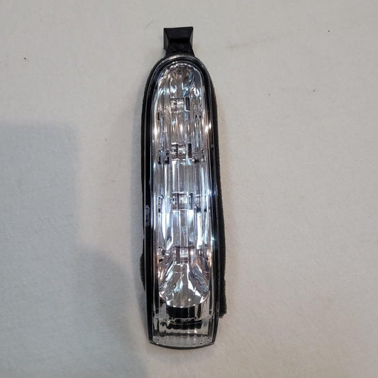 ya 4 8.10 Door Mirror Turn Signal for Mercedes ML W163 02-05