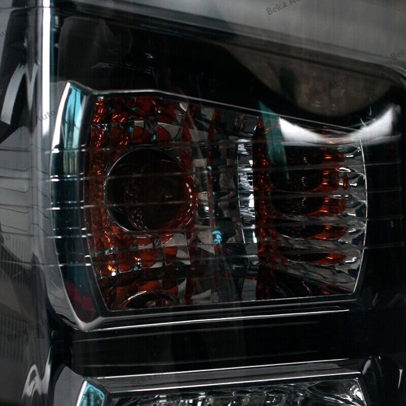 ya 2 8.15 Suitable for Mitsubishi L200 Triton 2019-2020 right rear taillight brake light smoke color