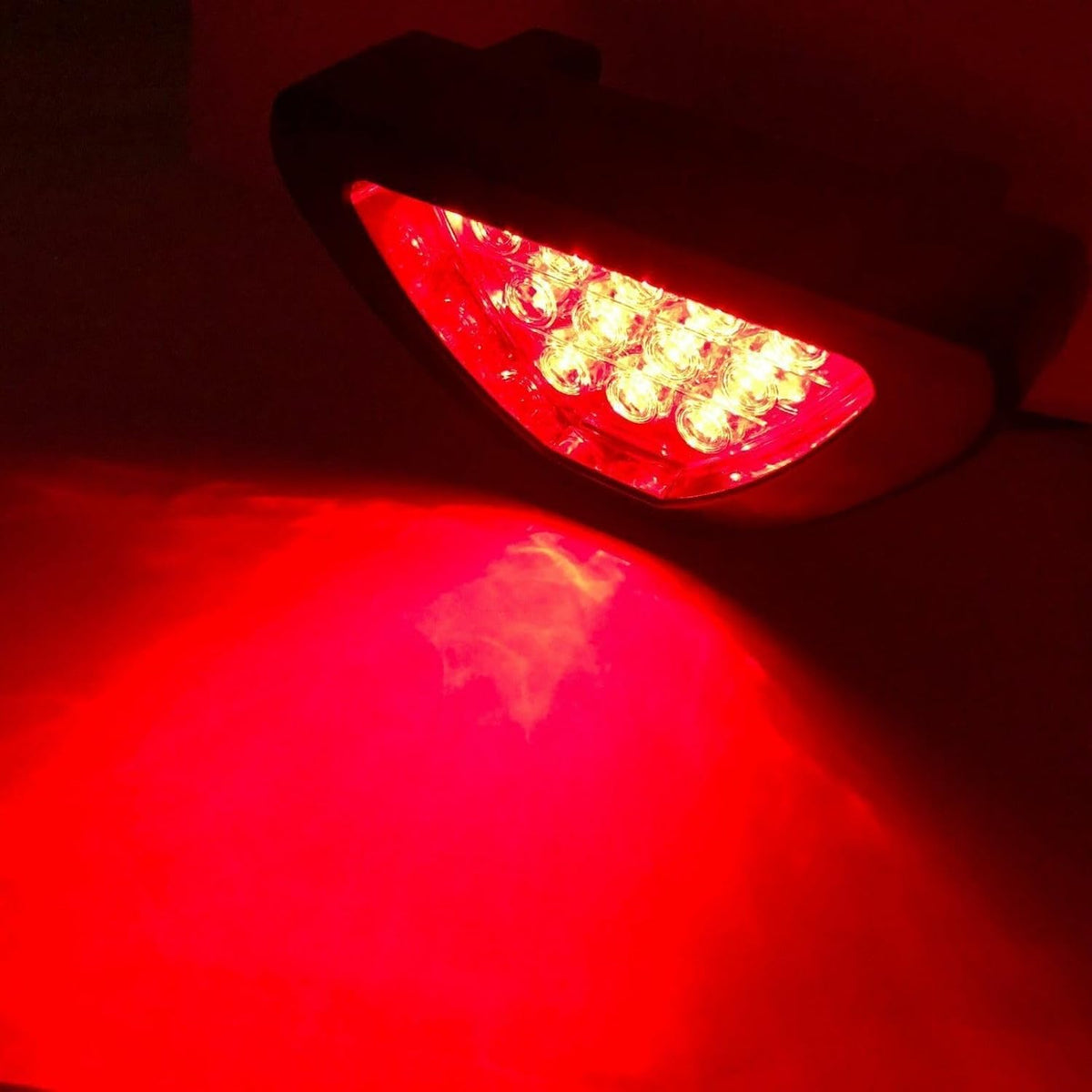 ya 4 8.10 12V flashing brake tail light LED safety warning triangle No. 3 flashing red light