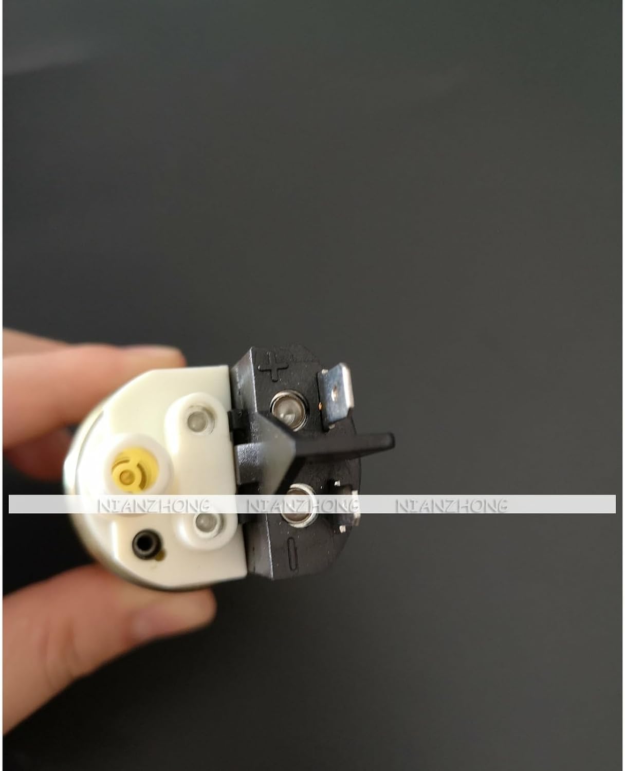 ya 5 8.10 ELectric Fuel Pump for Nissan Sunny N17 March K13 2011-2017