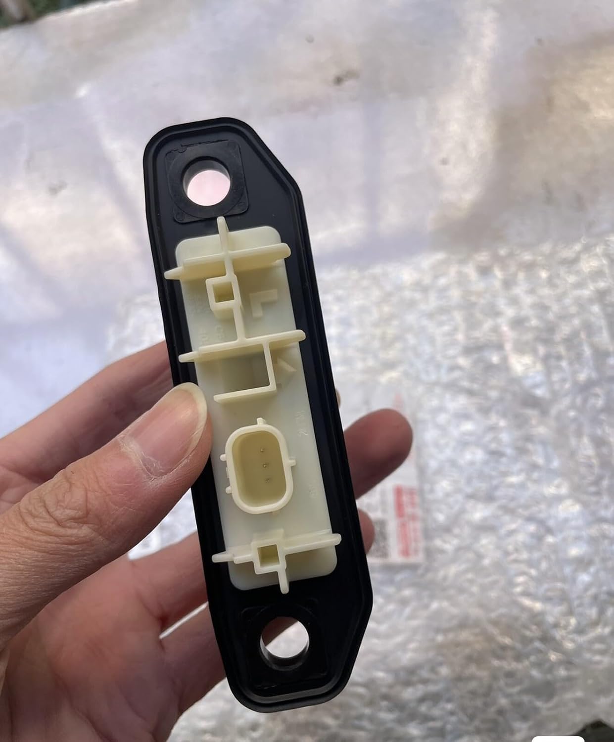 ya 3 8.24 baidi for Toyota OE 84840-47040 Tailgate Release Switch for Yaris, Prius, RAV4, RX
