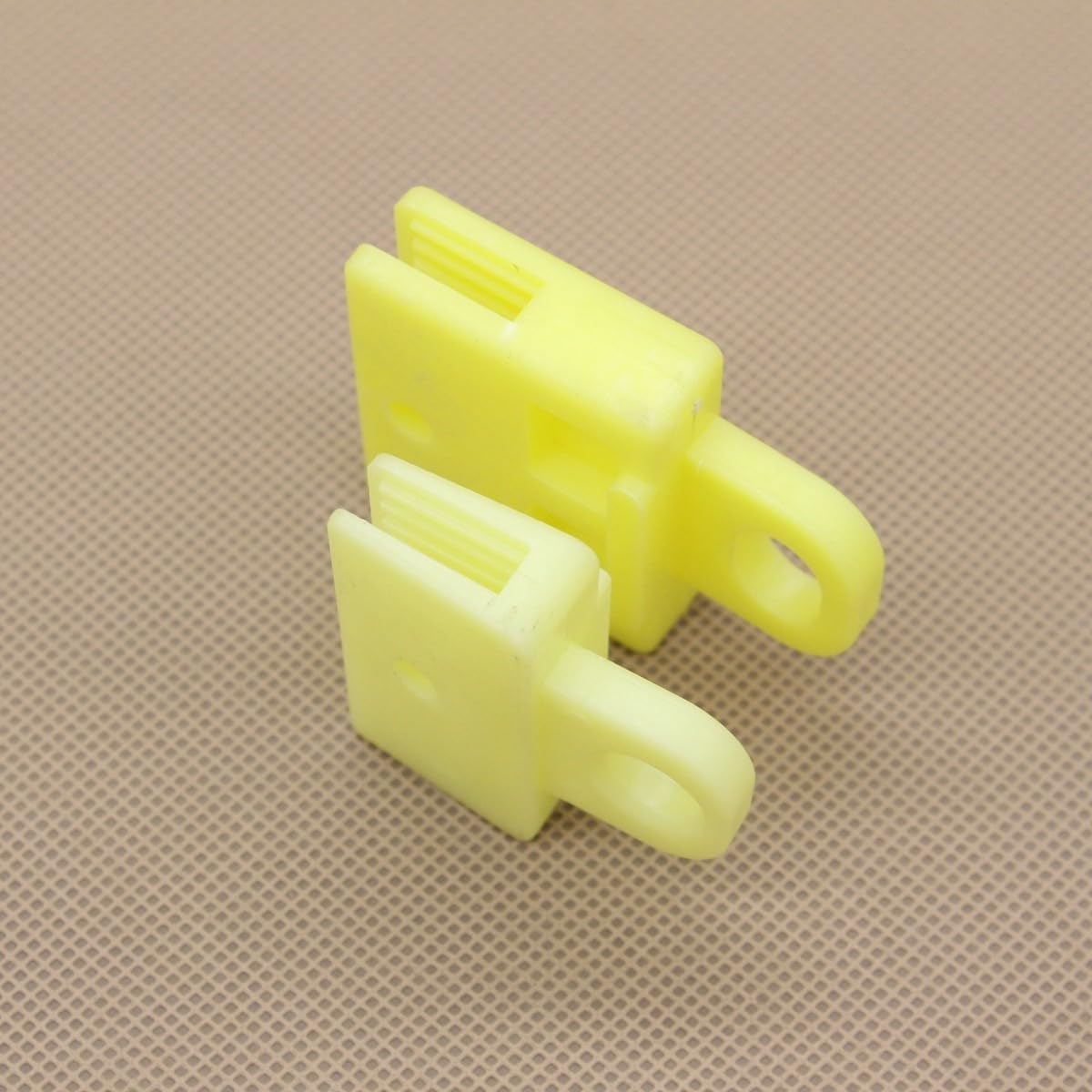 ya 4 8.8.2 2 Window Door Glass Channel Clips Power and Manual Sash Clip for Toyota for Corolla