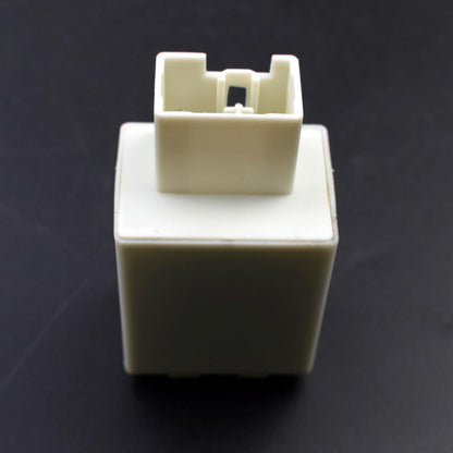 ya 4 8.10 hazard warning flashing relay suitable for Mazda 6 MPV GJ6A66830 3211224320