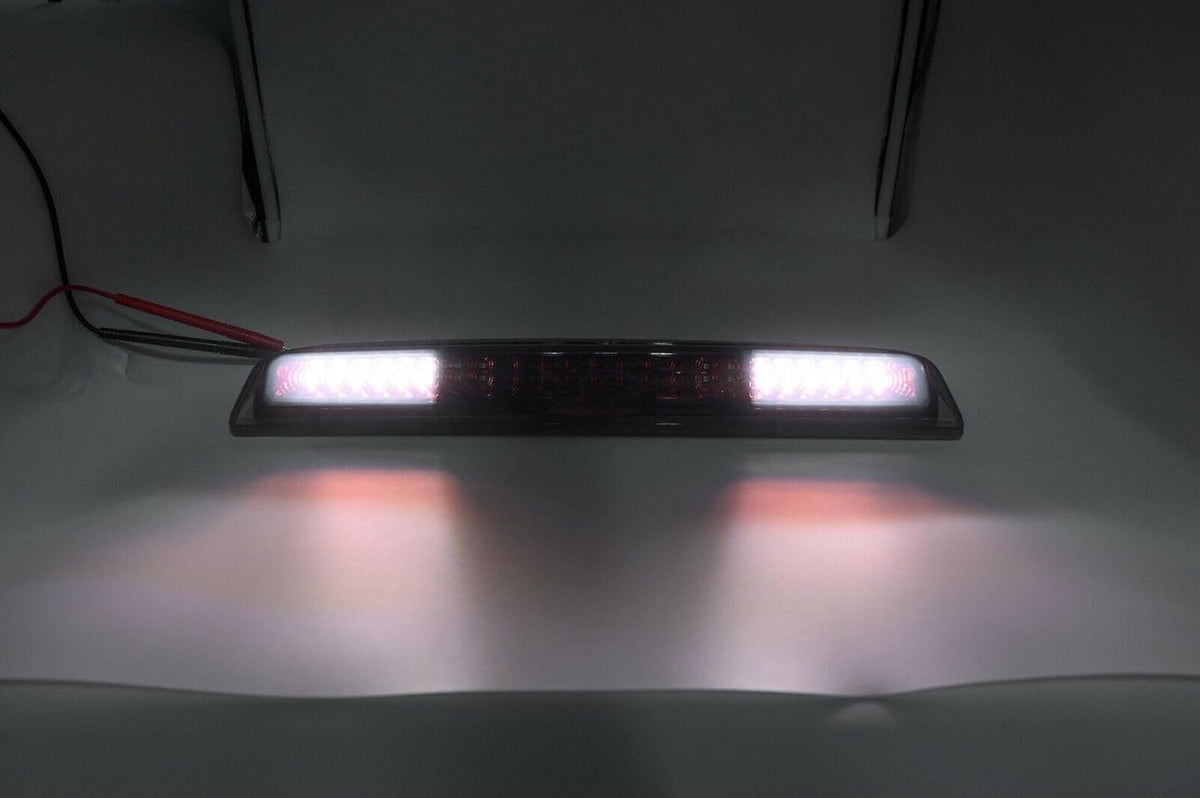 ya 14 9.20 zhengce Smoked LED Flashing Lights Flashing Lights Third Brake Light Cargo Lights F-1