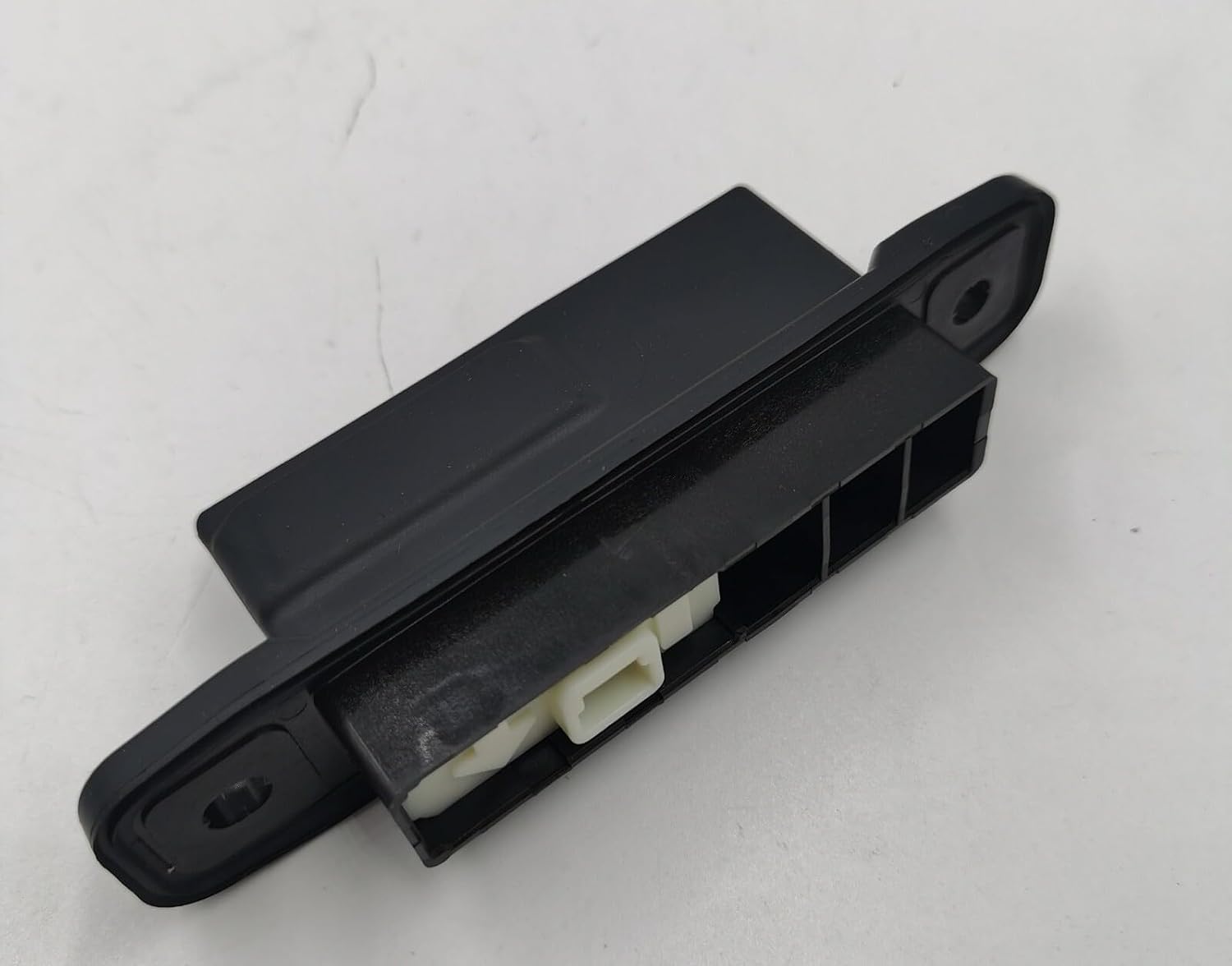 ya 4 8.8 for Toyota/for Lexus OE Back Door Opener Switch Assembly 84840-0T010