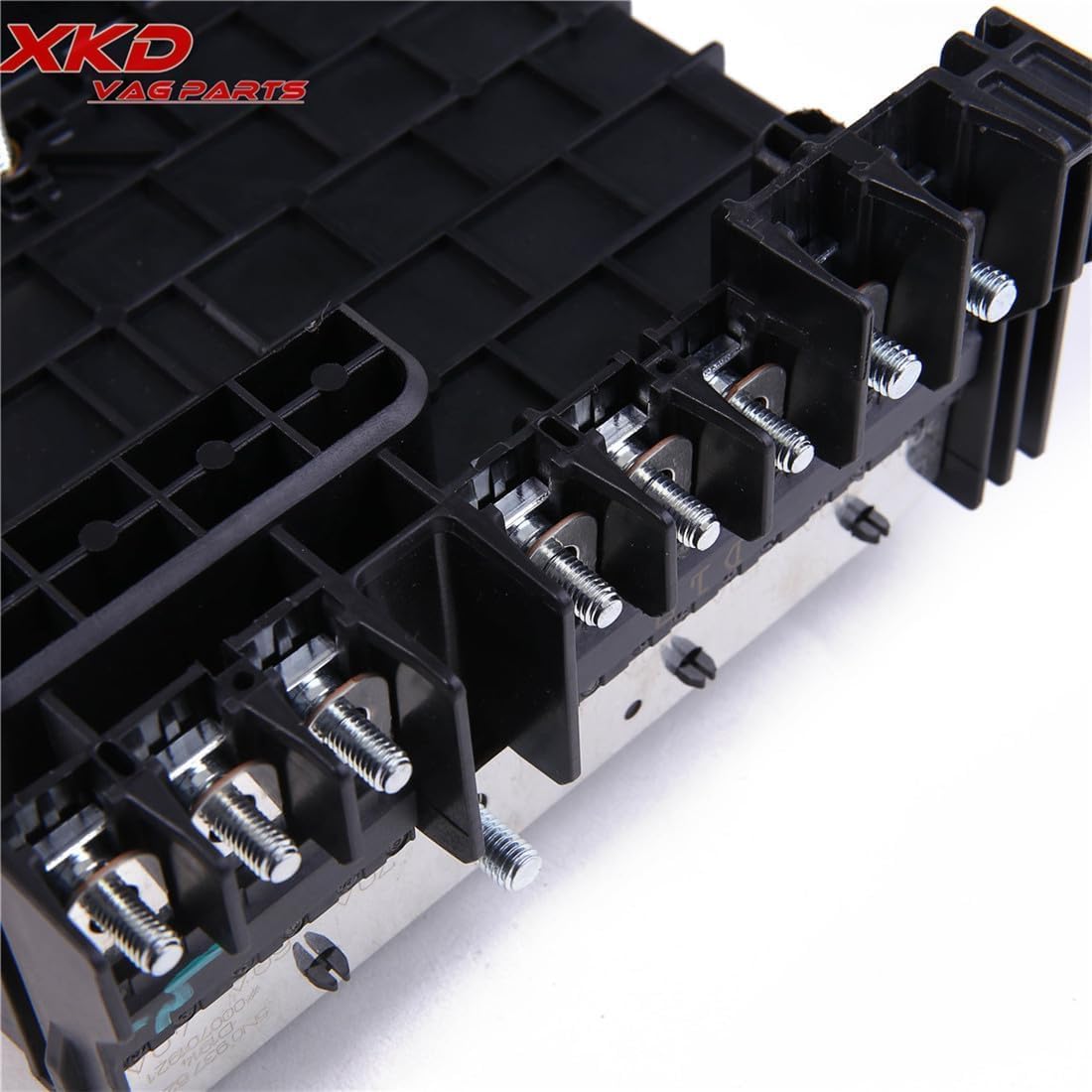 ya 28 10.13 zhengce for VW for Passat B6 B7 for Tiguan CC Sharan for Audi Q3 Main Relay Fuse Bo