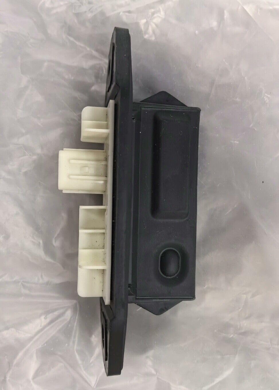 ya 5 8.10 Liftgate Latch Release Switch 84840-47050/2017-2022 Prius /2021-2024 for Sienna