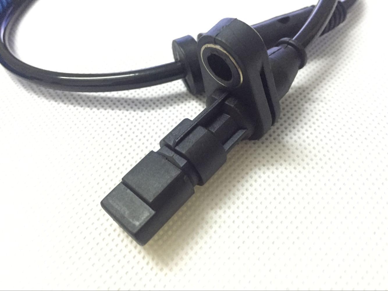 ya 2 8.15 Front ABS Wheel Speed Sensor for BMW X5 E53 3.0i 4.4i 4.6is 2000-06 34526771704